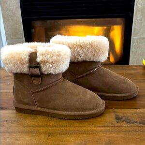Bearpaw Abby Seude Cozy Tan Shearling-Lined Booties